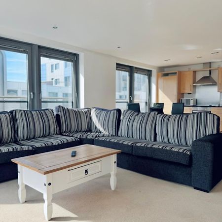 Modern Two Bedroom Apartments Edinburgh Dış mekan fotoğraf