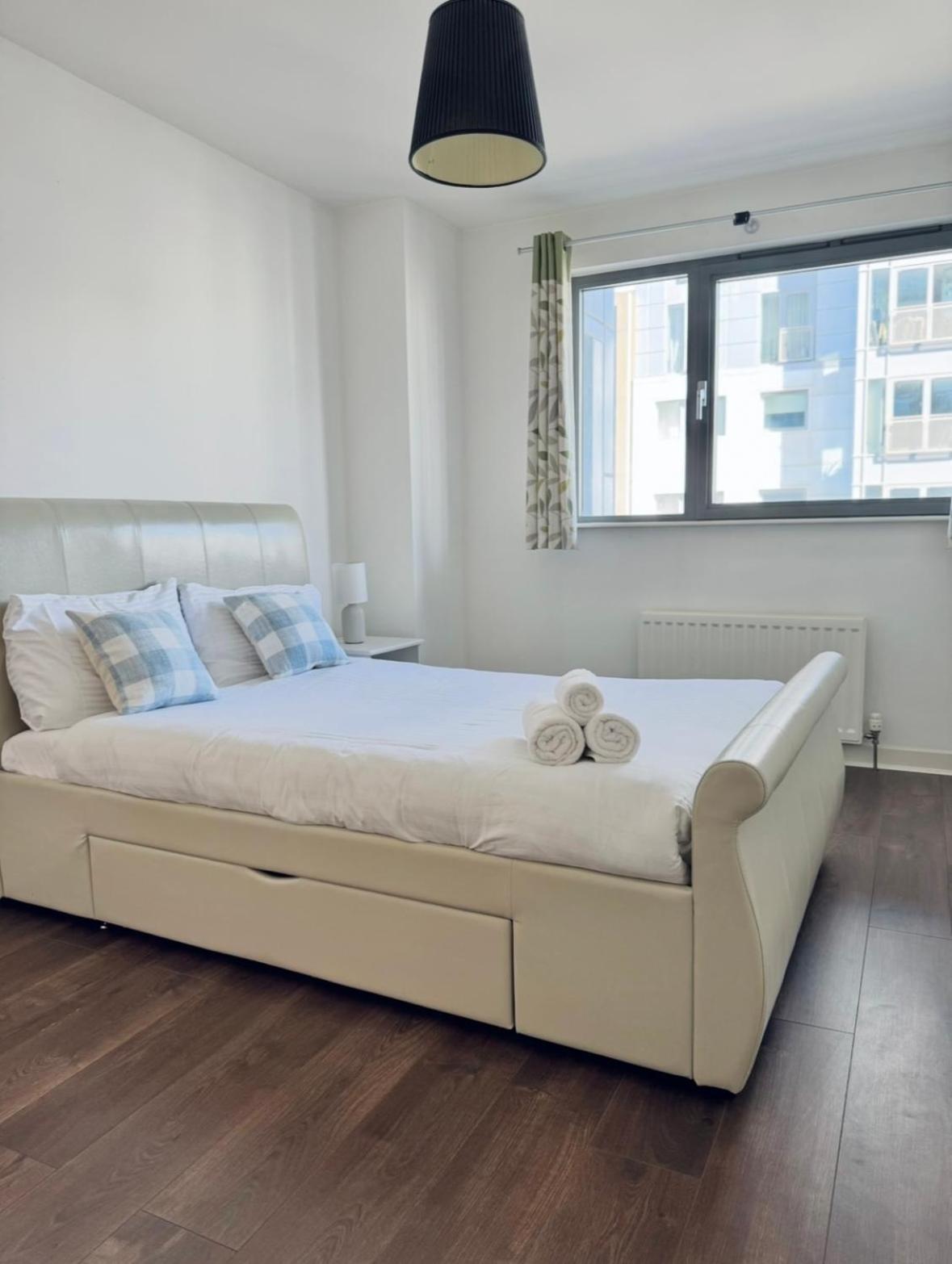 Modern Two Bedroom Apartments Edinburgh Dış mekan fotoğraf
