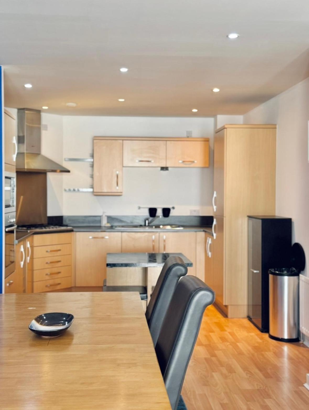 Modern Two Bedroom Apartments Edinburgh Dış mekan fotoğraf