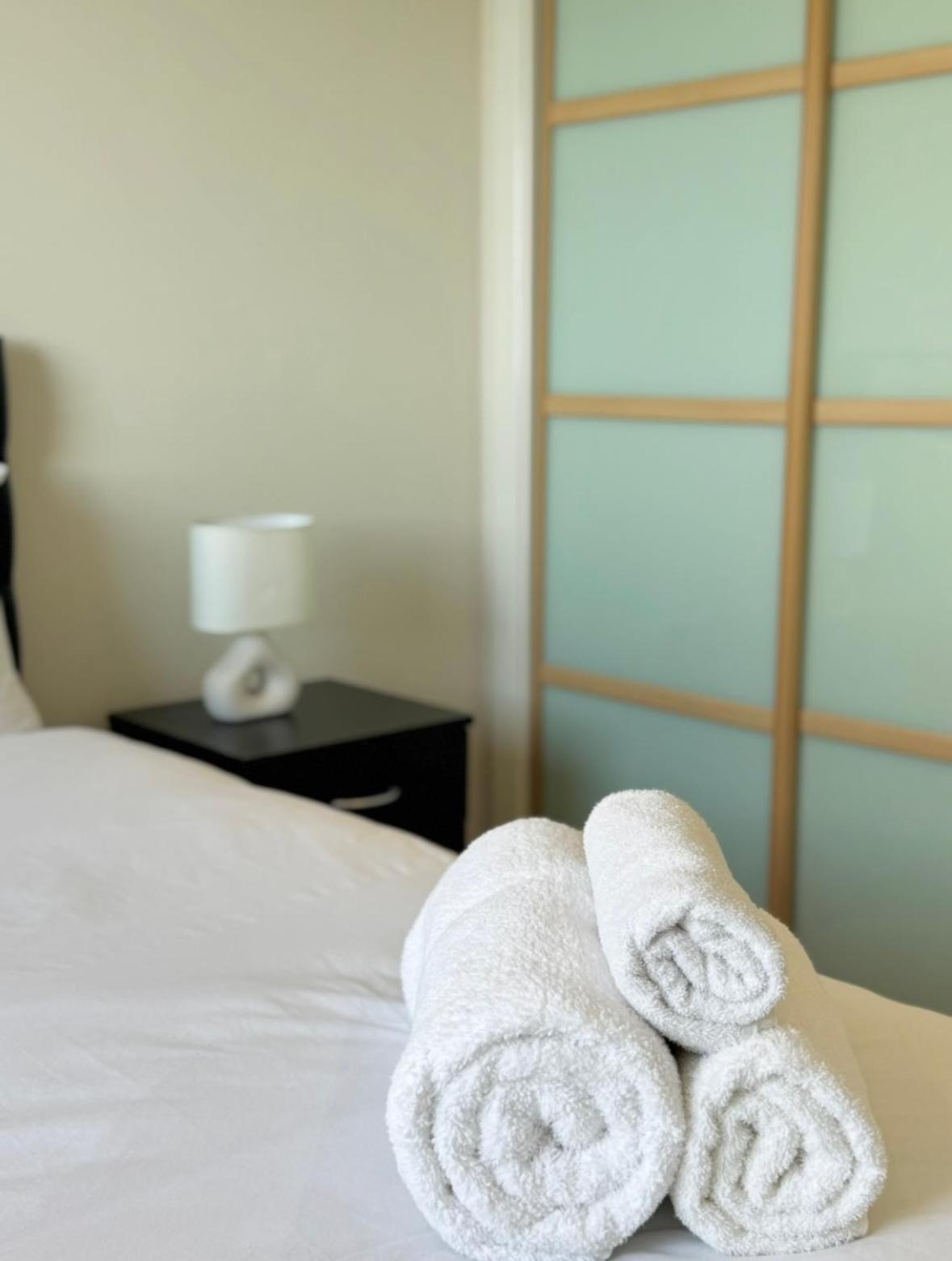 Modern Two Bedroom Apartments Edinburgh Dış mekan fotoğraf