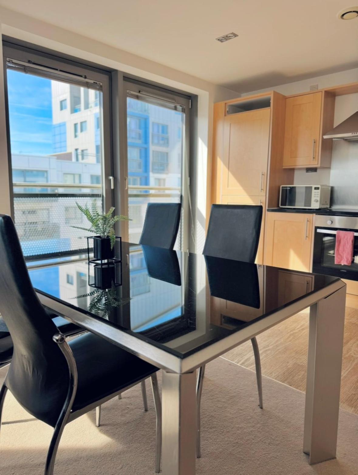 Modern Two Bedroom Apartments Edinburgh Dış mekan fotoğraf