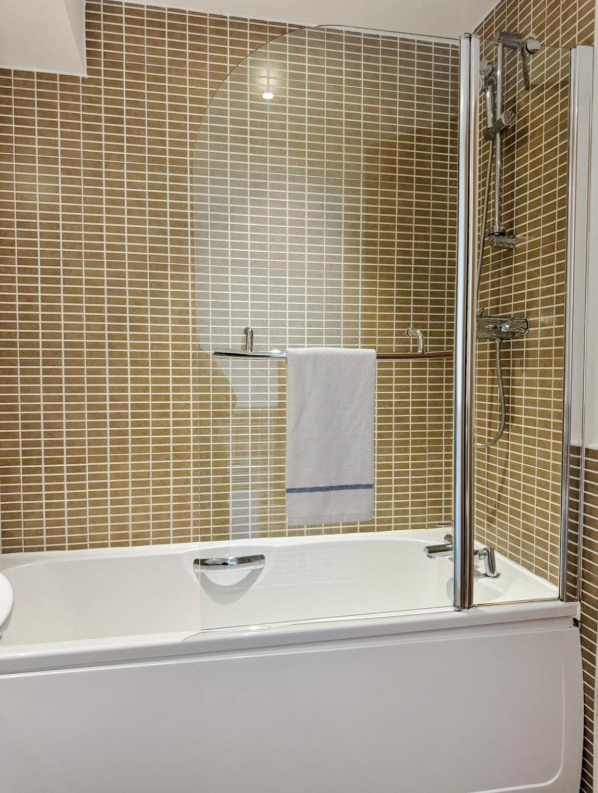 Modern Two Bedroom Apartments Edinburgh Dış mekan fotoğraf