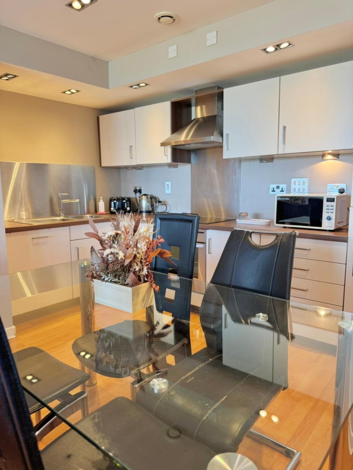 Modern Two Bedroom Apartments Edinburgh Dış mekan fotoğraf