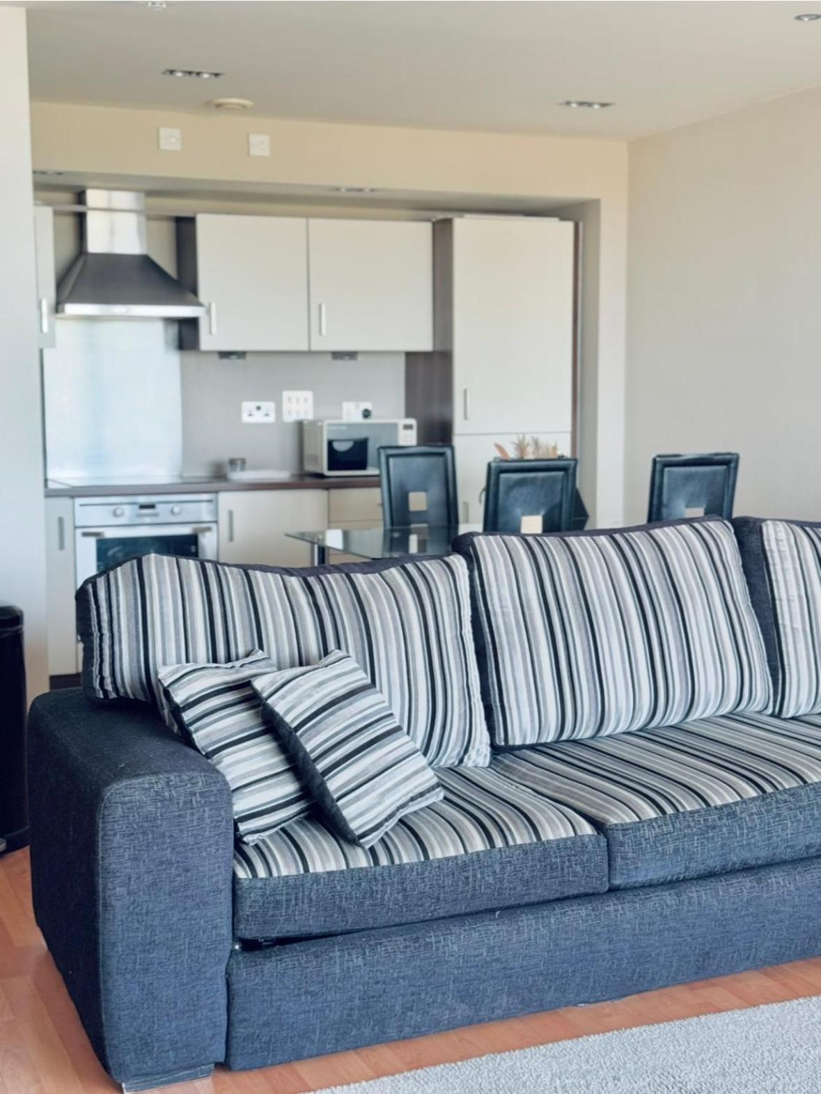 Modern Two Bedroom Apartments Edinburgh Dış mekan fotoğraf