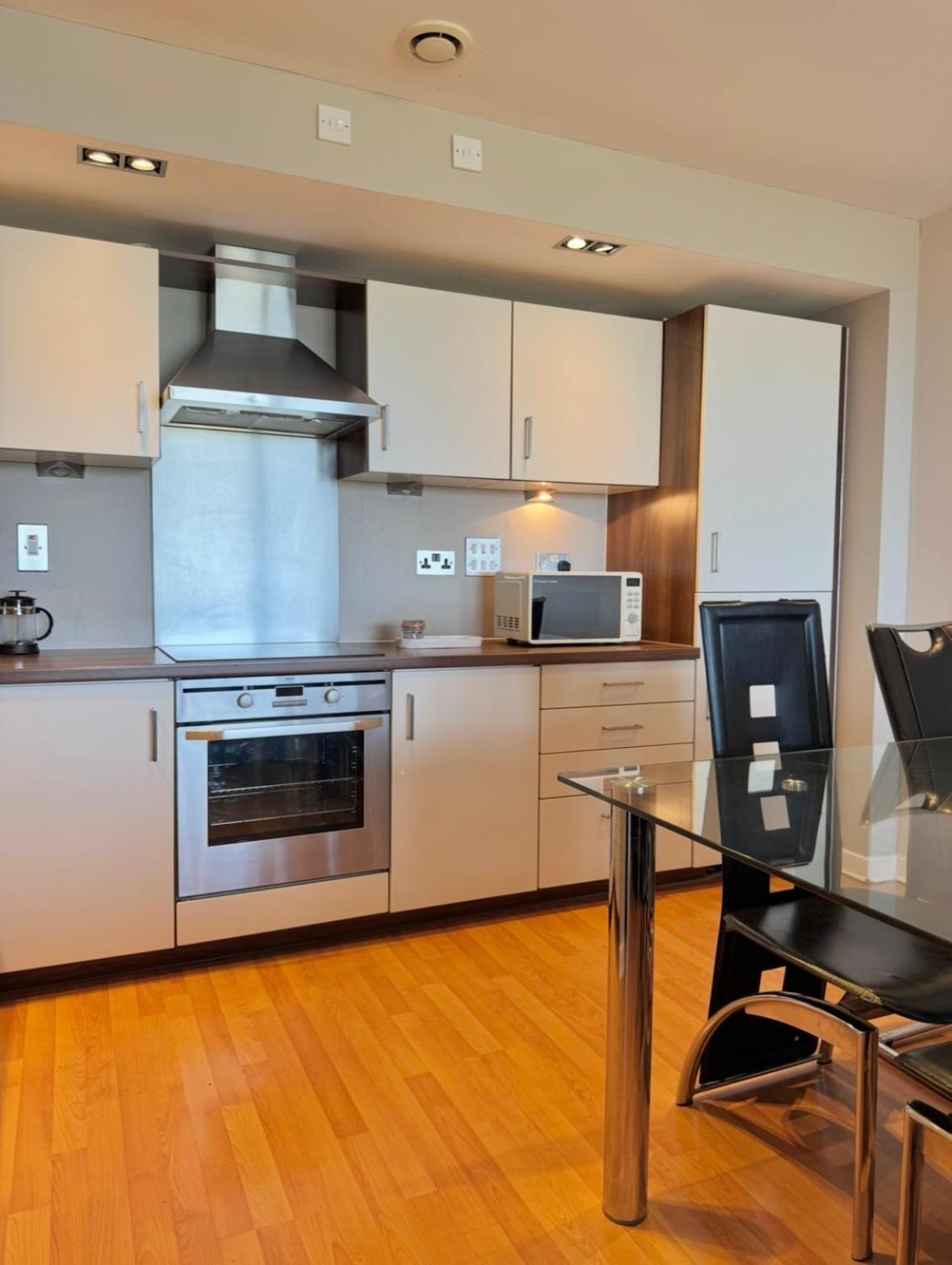 Modern Two Bedroom Apartments Edinburgh Dış mekan fotoğraf