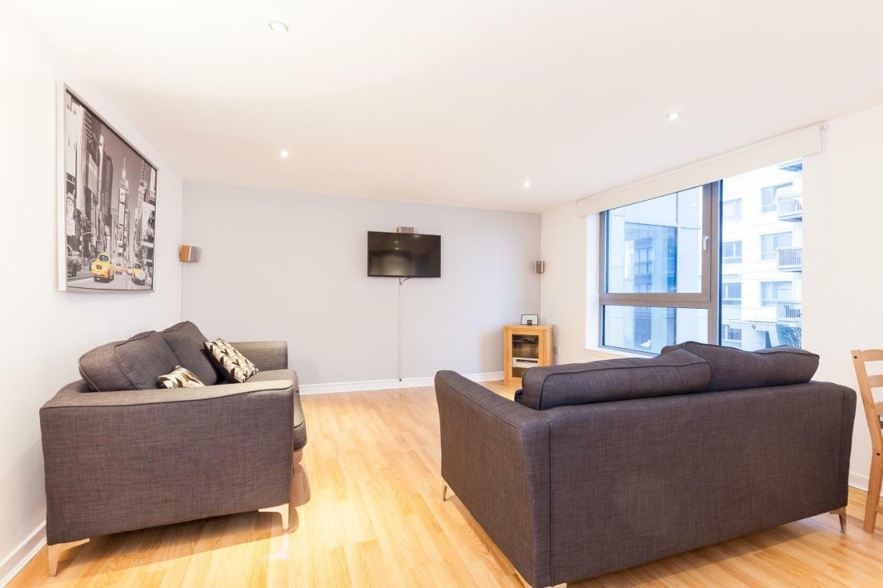 Modern Two Bedroom Apartments Edinburgh Dış mekan fotoğraf